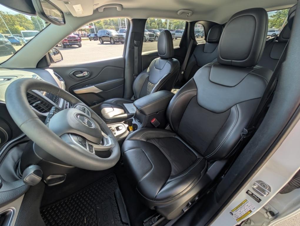 used 2022 Jeep Cherokee car, priced at $25,591
