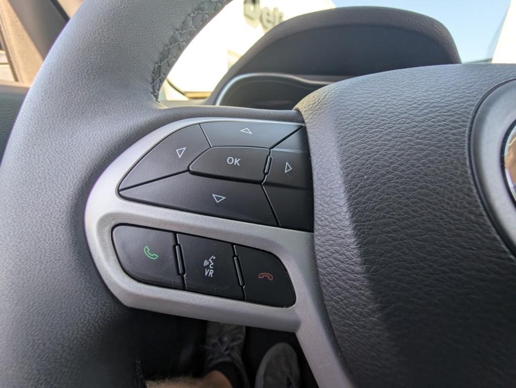 used 2022 Jeep Cherokee car, priced at $25,591