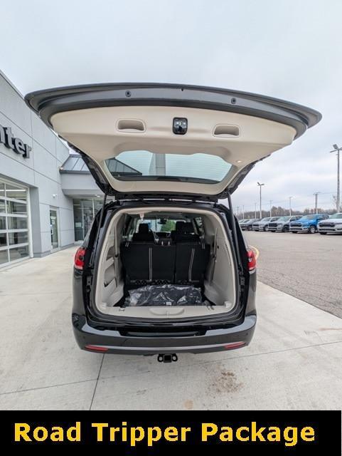 new 2024 Chrysler Pacifica car, priced at $39,590