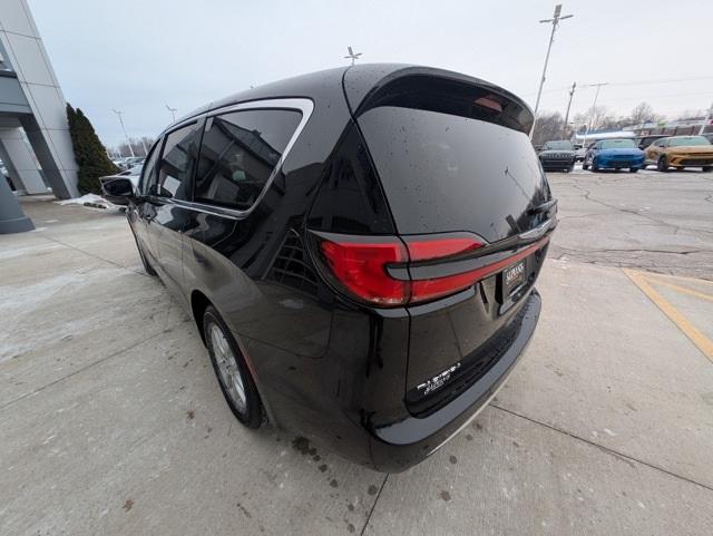 new 2025 Chrysler Pacifica car, priced at $46,185