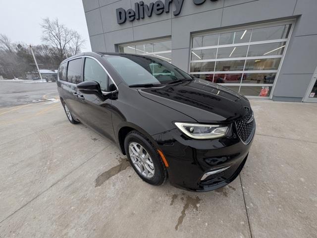 new 2025 Chrysler Pacifica car, priced at $46,185