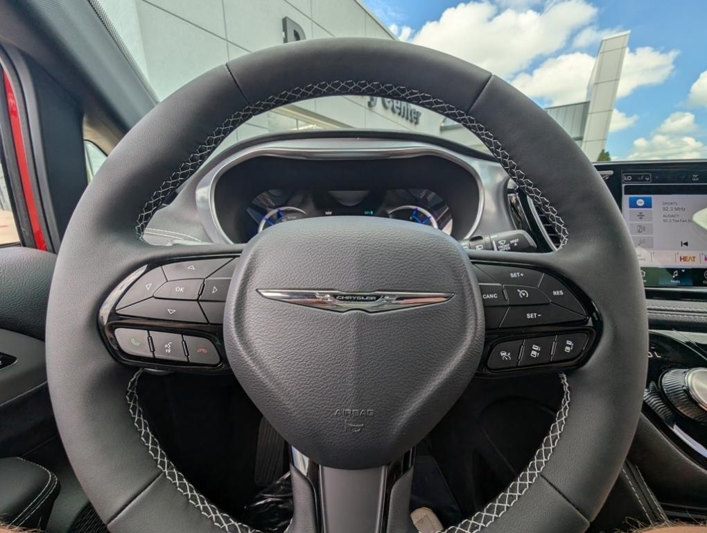 new 2025 Chrysler Pacifica Hybrid car, priced at $46,396