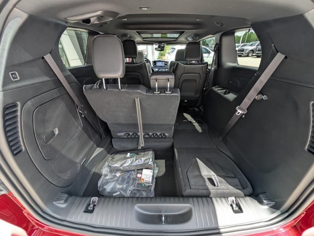 new 2025 Chrysler Pacifica Hybrid car, priced at $46,396