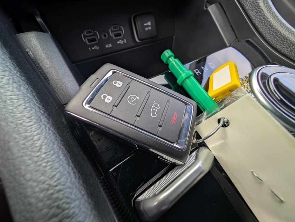 new 2025 Jeep Grand Cherokee car, priced at $46,735