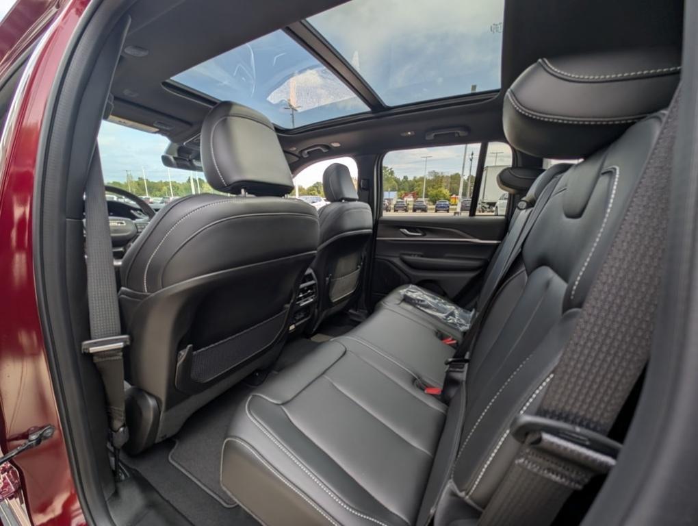 new 2025 Jeep Grand Cherokee car, priced at $46,735