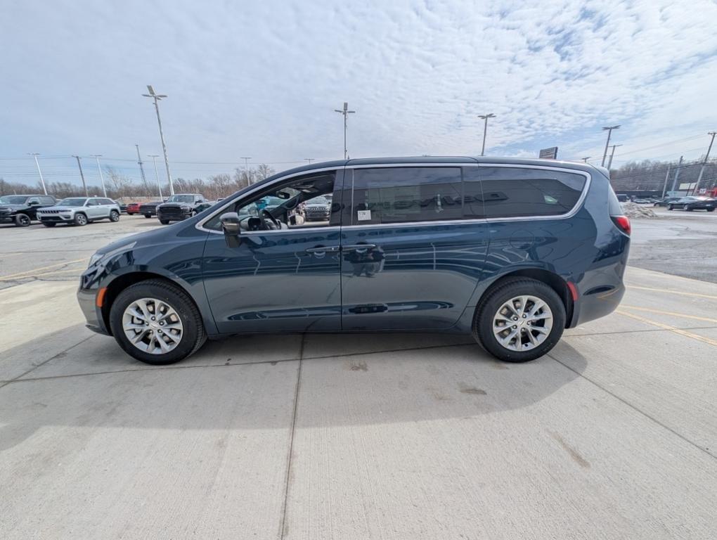 new 2025 Chrysler Pacifica car, priced at $44,635