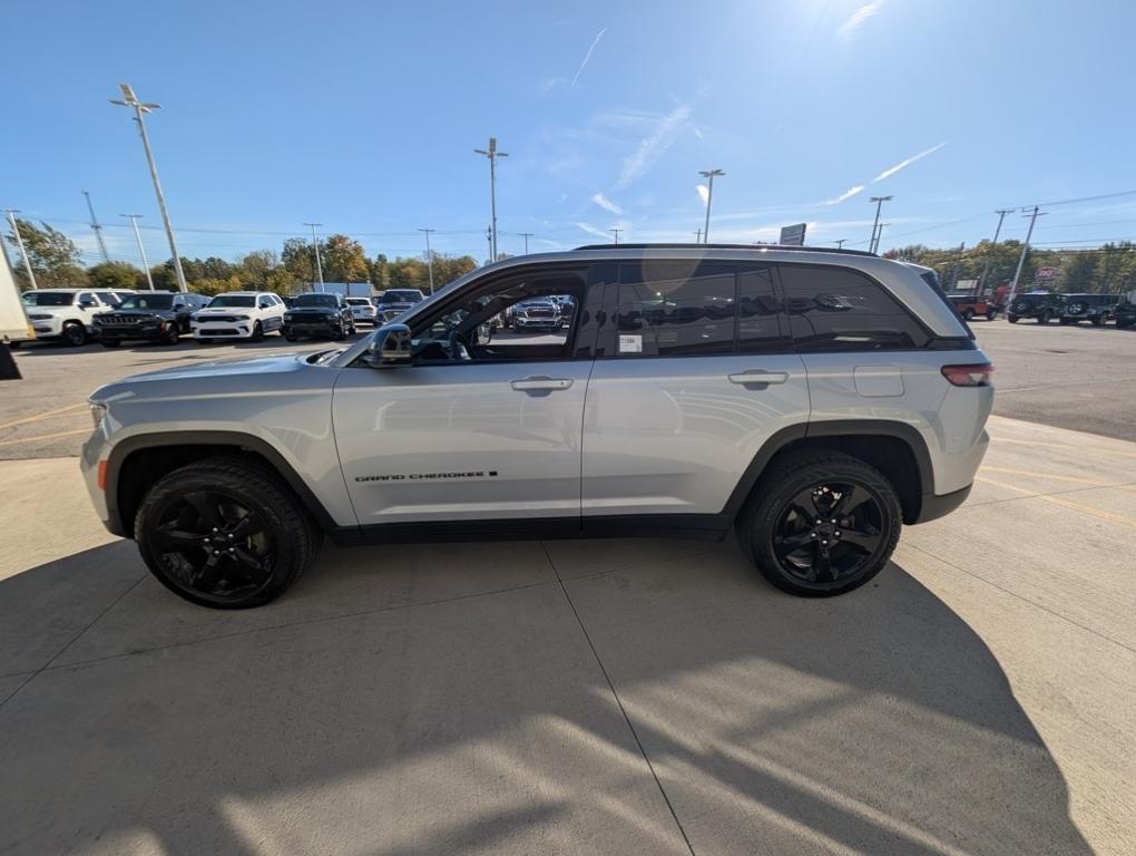 used 2024 Jeep Grand Cherokee car, priced at $30,000