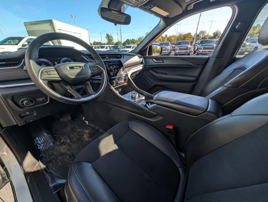 used 2024 Jeep Grand Cherokee car, priced at $30,000