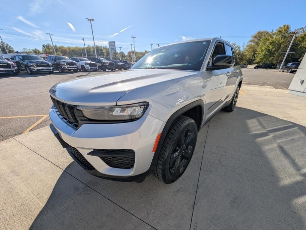 used 2024 Jeep Grand Cherokee car, priced at $30,000