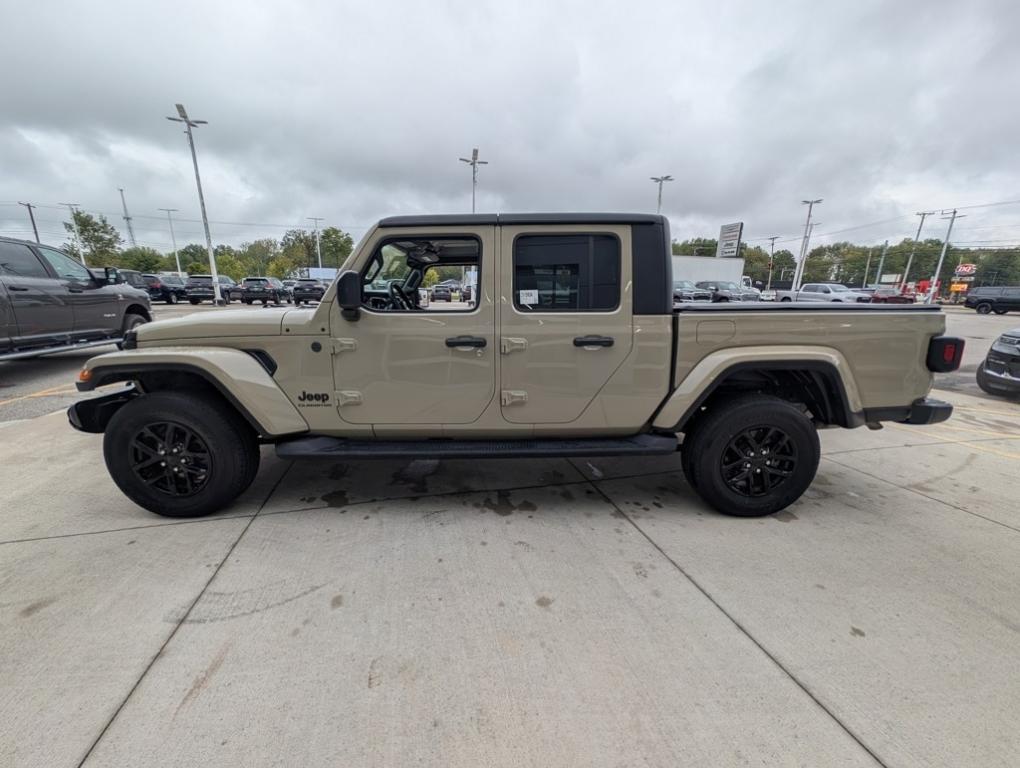 used 2022 Jeep Gladiator car, priced at $31,500