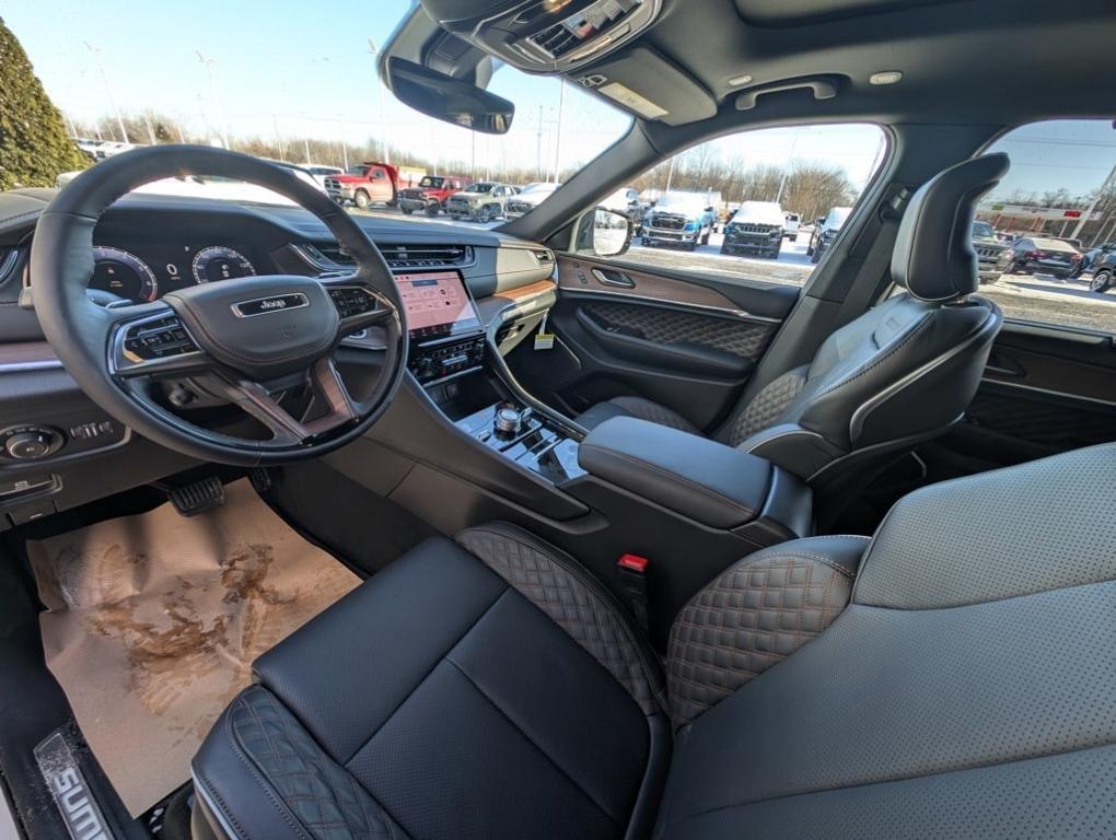 new 2025 Jeep Grand Cherokee L car, priced at $62,285