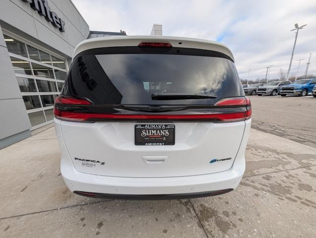 new 2025 Chrysler Pacifica Hybrid car, priced at $44,780