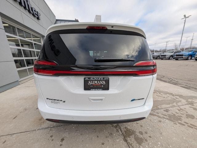 new 2025 Chrysler Pacifica Hybrid car, priced at $42,280