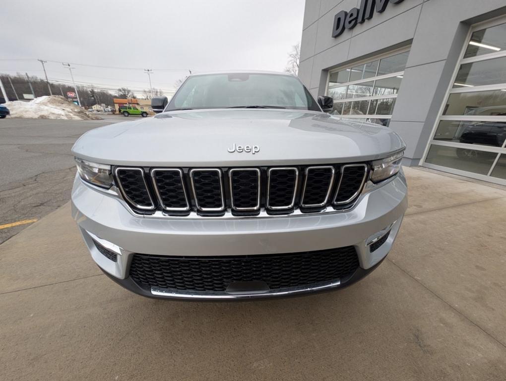 new 2025 Jeep Grand Cherokee car, priced at $45,565