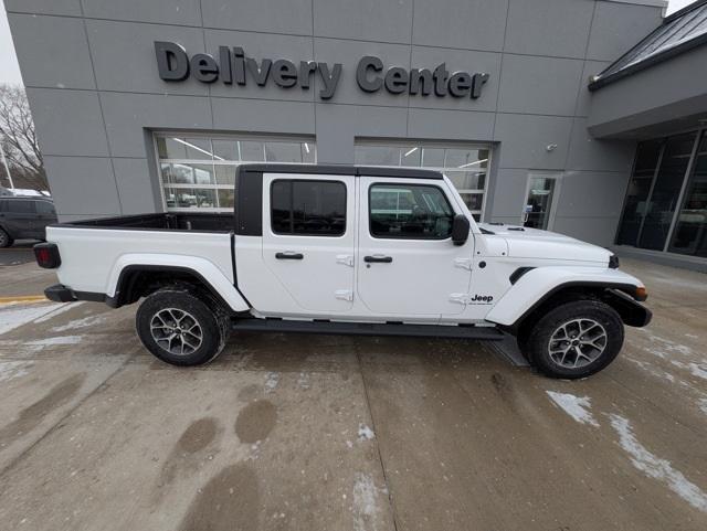 new 2025 Jeep Gladiator car, priced at $49,825