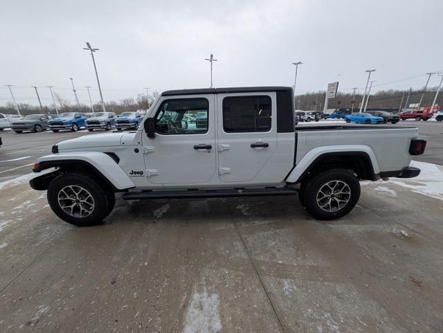 new 2025 Jeep Gladiator car, priced at $47,825