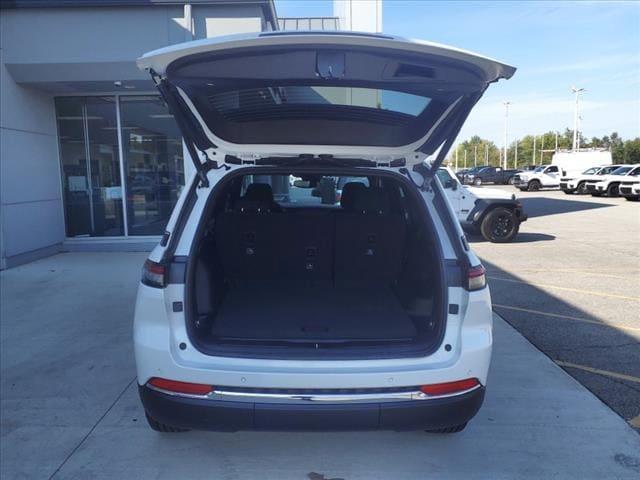 new 2025 Jeep Grand Cherokee car, priced at $38,375