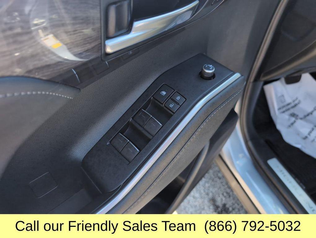 used 2021 Toyota Highlander Hybrid car, priced at $27,676