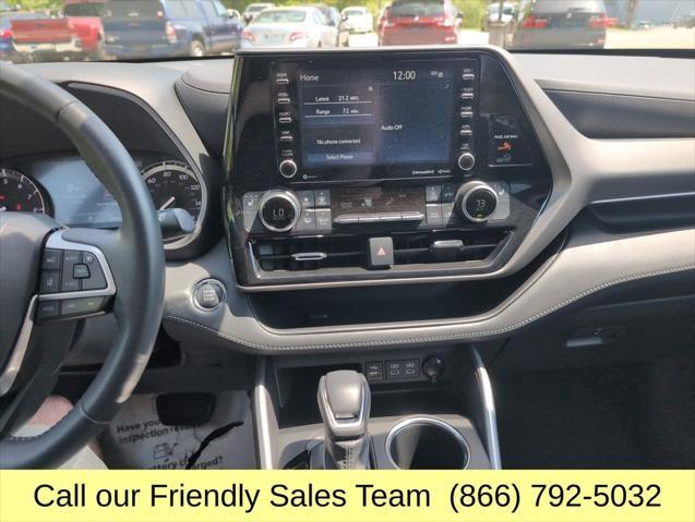 used 2022 Toyota Highlander car, priced at $33,998