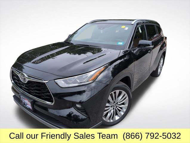 used 2024 Toyota Highlander car, priced at $48,069