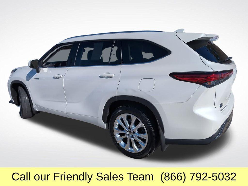 used 2021 Toyota Highlander Hybrid car, priced at $37,110