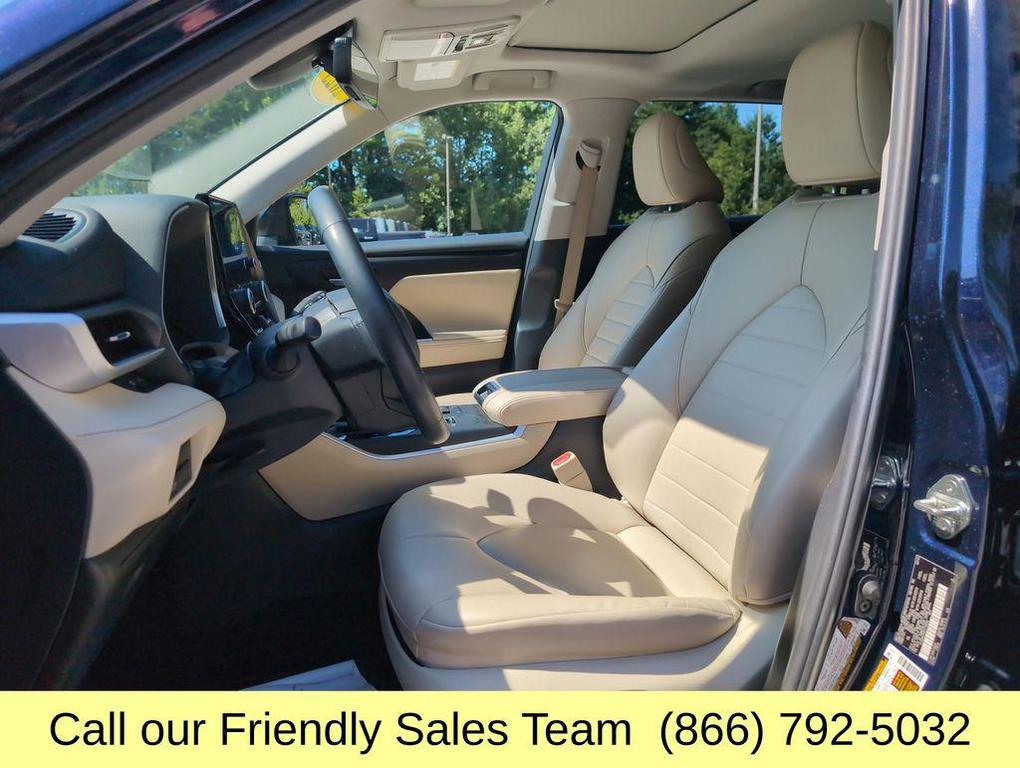 used 2023 Toyota Highlander Hybrid car, priced at $41,998