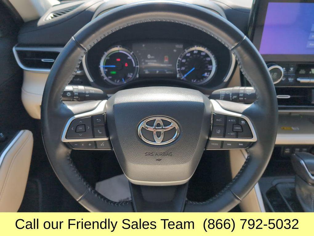 used 2023 Toyota Highlander Hybrid car, priced at $41,998