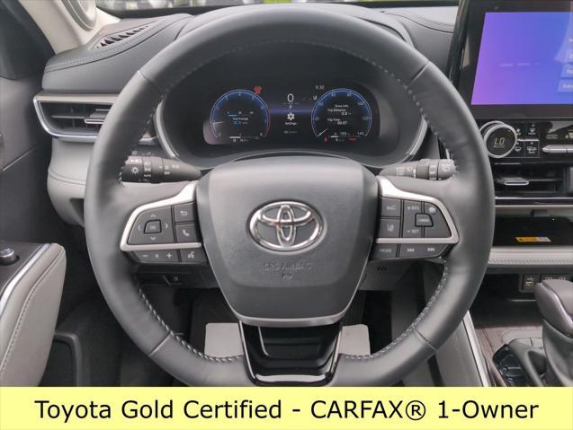 used 2023 Toyota Highlander car, priced at $41,999