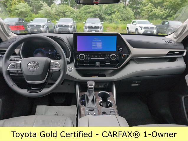 used 2023 Toyota Highlander car, priced at $41,999