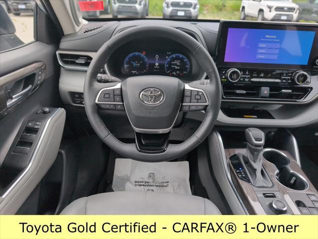 used 2023 Toyota Highlander car, priced at $41,999