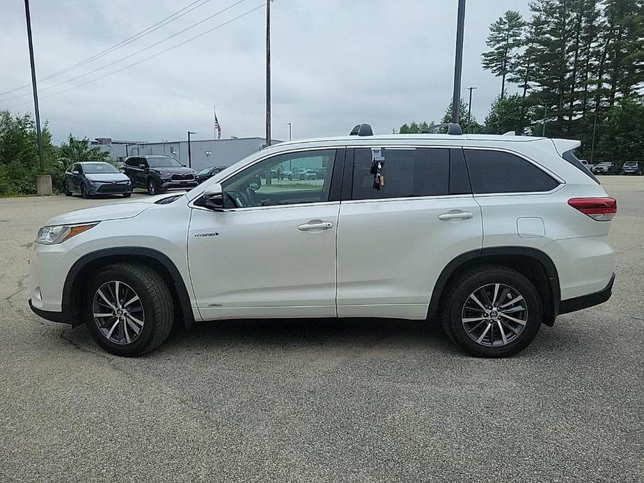 used 2018 Toyota Highlander Hybrid car, priced at $19,290