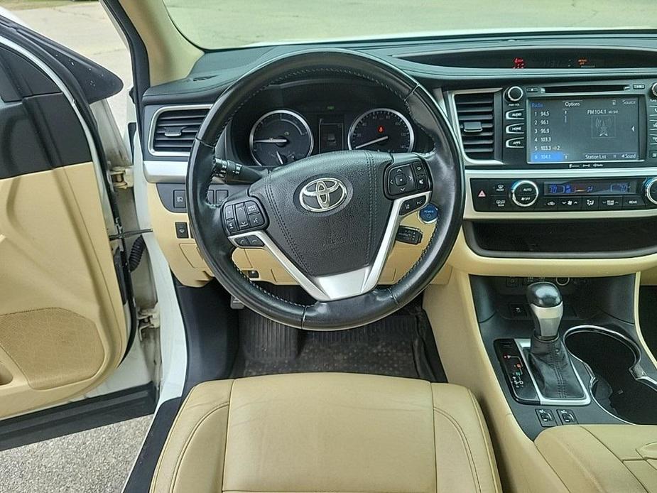 used 2018 Toyota Highlander Hybrid car, priced at $19,290