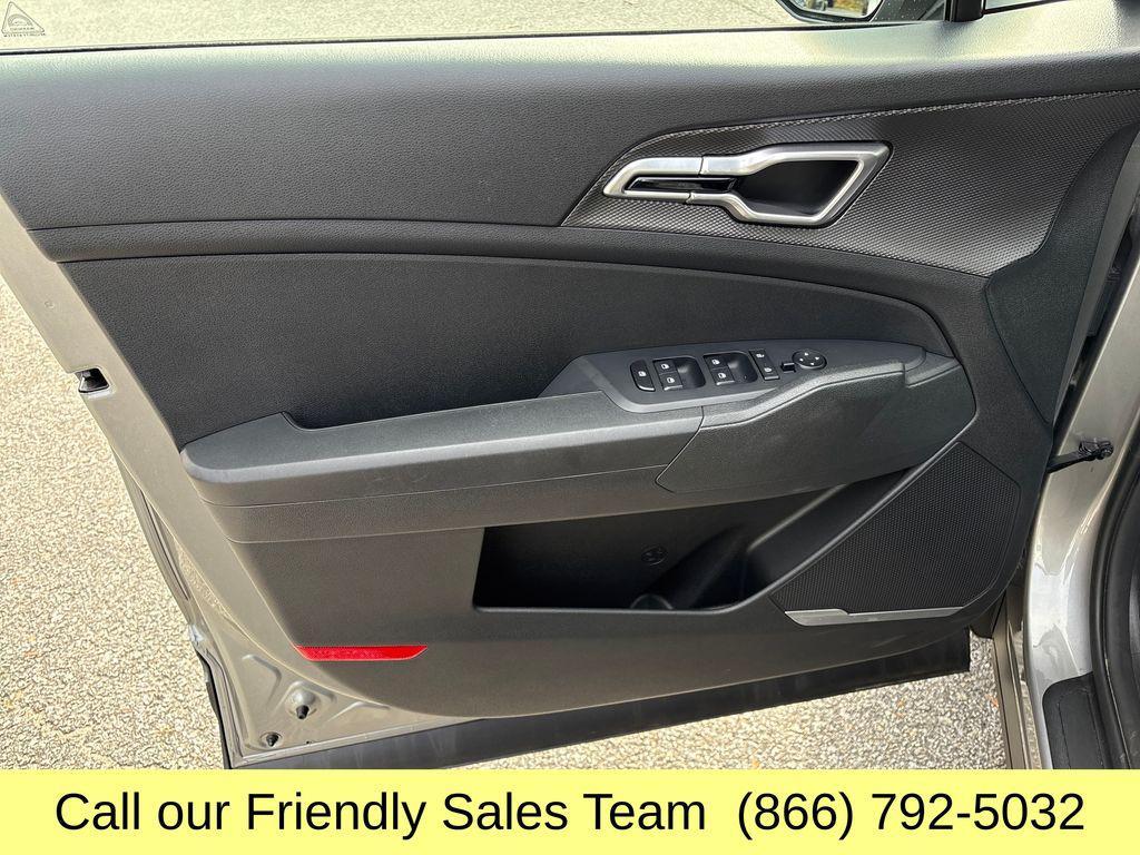used 2023 Kia Sportage Hybrid car, priced at $25,739