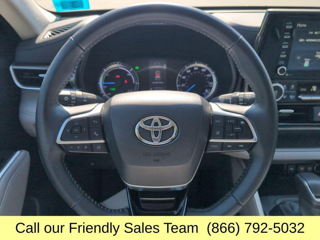 used 2020 Toyota Highlander Hybrid car, priced at $31,931