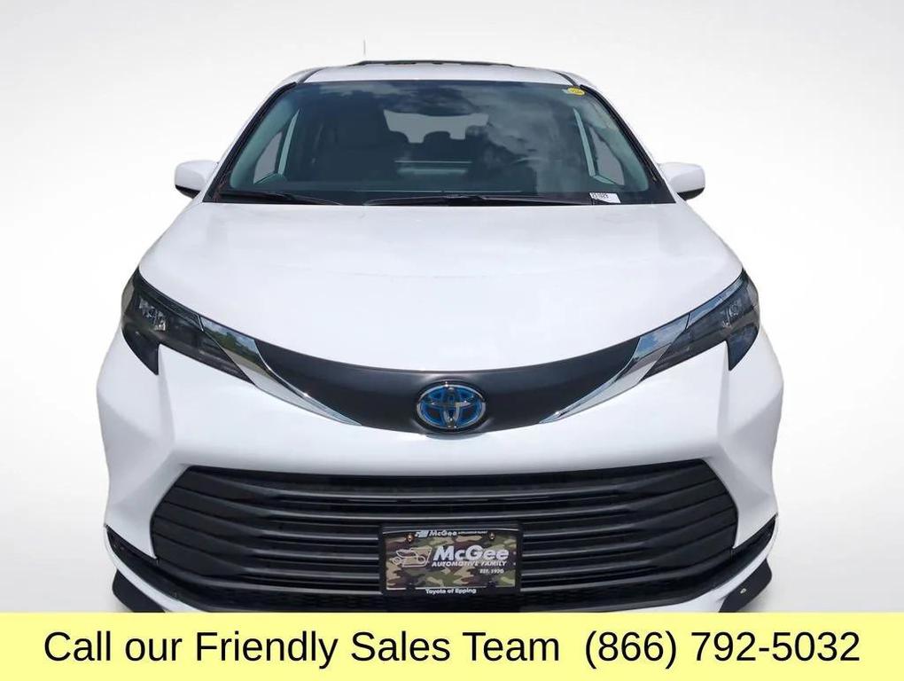 new 2025 Toyota Sienna car, priced at $43,694