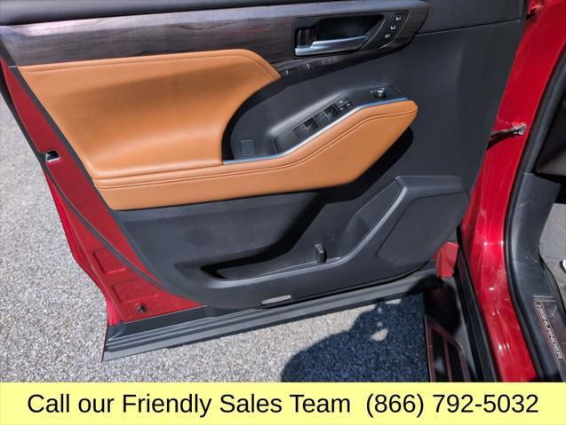 used 2023 Toyota Highlander car, priced at $42,388