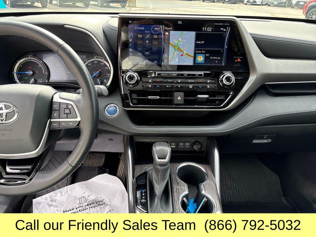 used 2022 Toyota Highlander Hybrid car, priced at $32,226