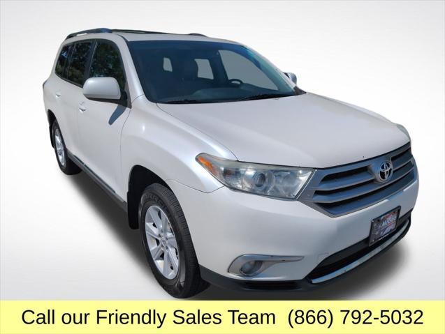 used 2013 Toyota Highlander car, priced at $9,998