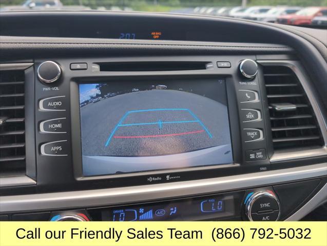 used 2015 Toyota Highlander car, priced at $15,754