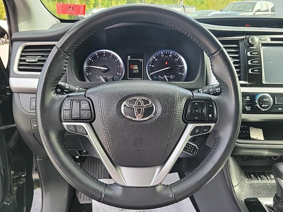 used 2019 Toyota Highlander car, priced at $24,448