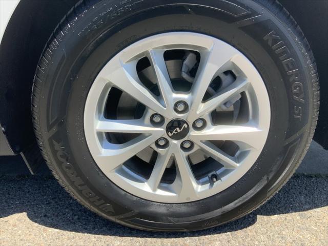used 2024 Kia Carnival car, priced at $35,099