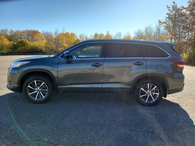 used 2018 Toyota Highlander car, priced at $23,301