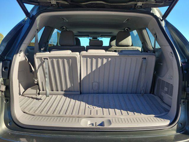 used 2018 Toyota Highlander car, priced at $23,301