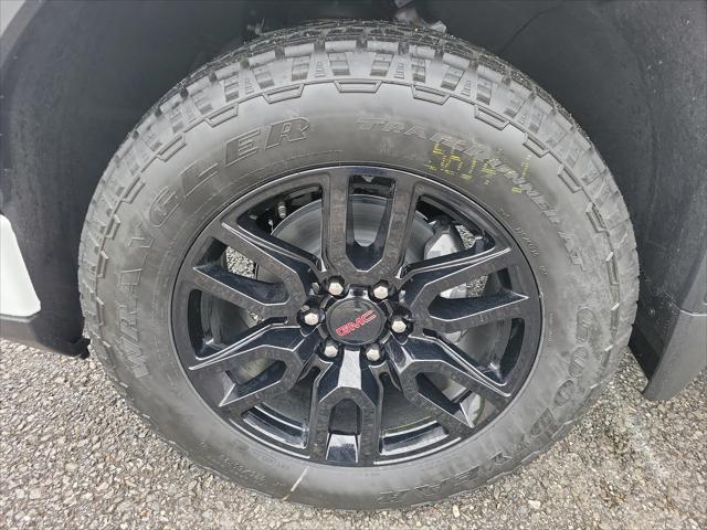 new 2025 GMC Sierra 1500 car, priced at $51,835