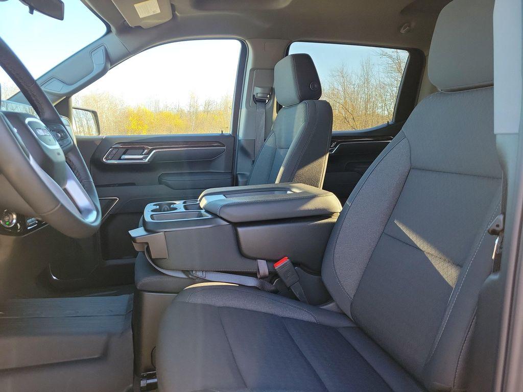 new 2025 GMC Sierra 1500 car, priced at $53,165