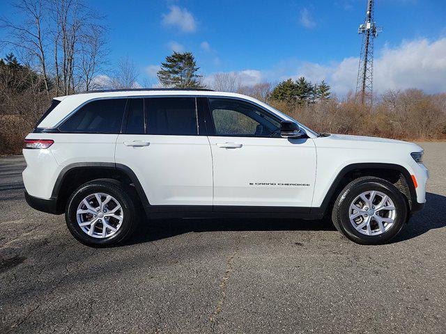 used 2022 Jeep Grand Cherokee car, priced at $34,570