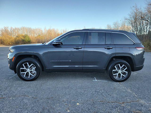 used 2024 Jeep Grand Cherokee car, priced at $45,390