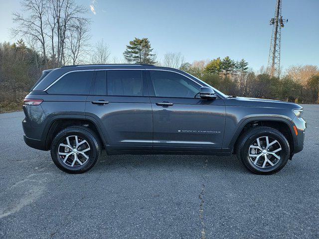 used 2024 Jeep Grand Cherokee car, priced at $45,390