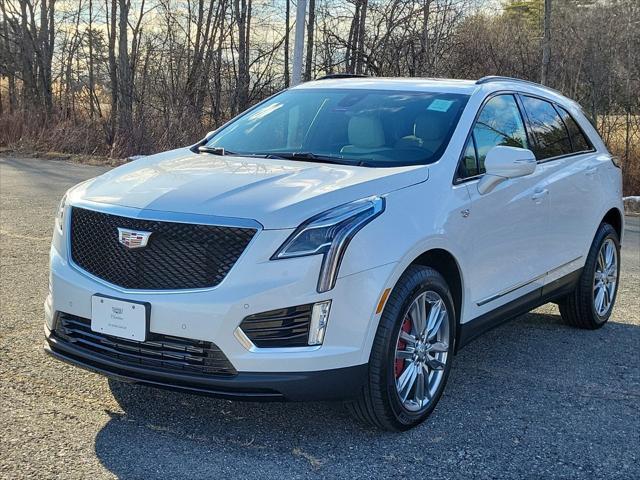 new 2025 Cadillac XT5 car, priced at $59,390