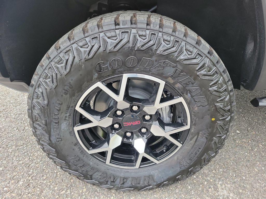 new 2025 GMC Canyon car, priced at $57,640